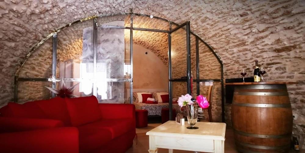 Chambre D Hote De Charme Avec Plein D Authenticite Du 13 Eme Siecle Châteauneuf-du-Pape Buitenkant foto